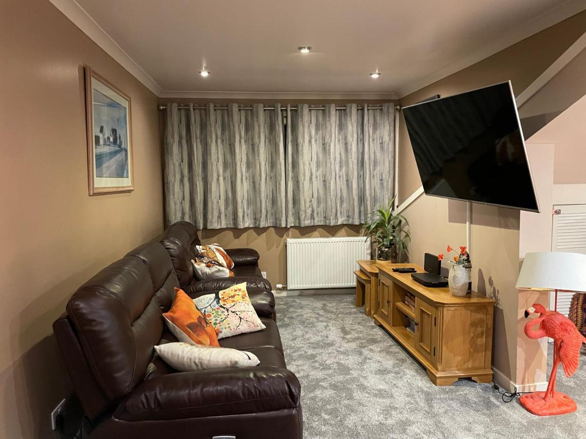 Premium 2Nd Floor 2 Bed Apt Sleeps 4 Adults In Oban Town 外观 照片
