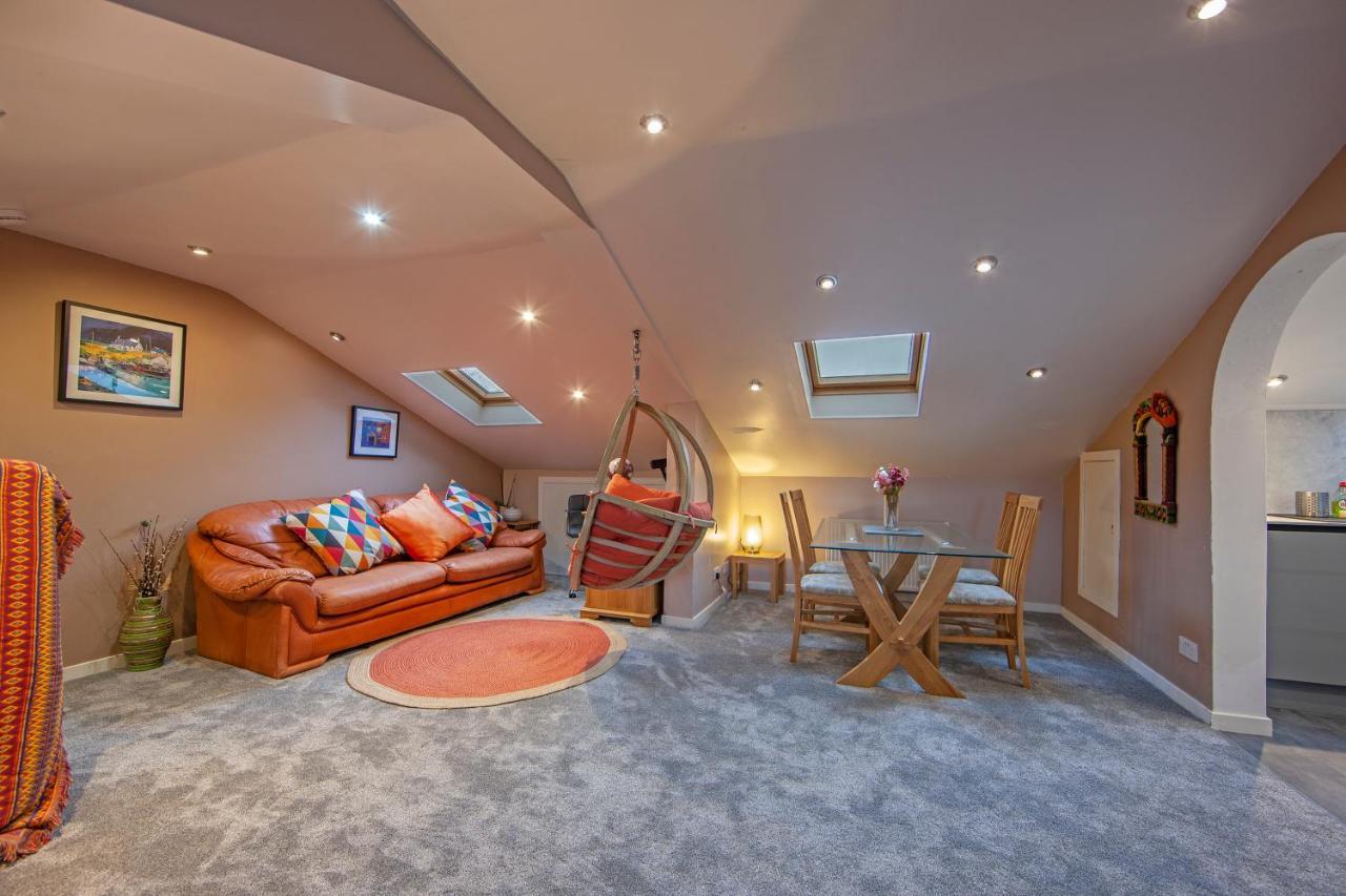 Premium 2Nd Floor 2 Bed Apt Sleeps 4 Adults In Oban Town 外观 照片