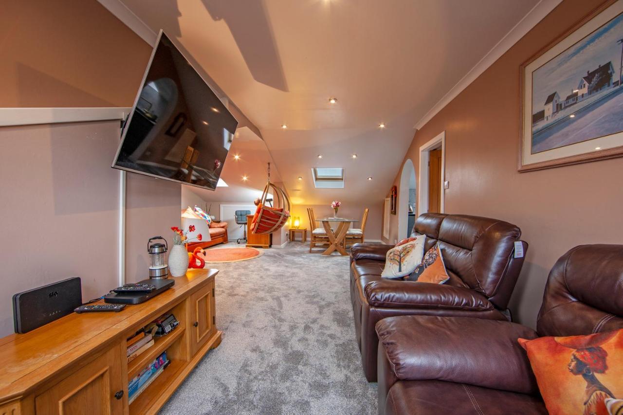 Premium 2Nd Floor 2 Bed Apt Sleeps 4 Adults In Oban Town 外观 照片